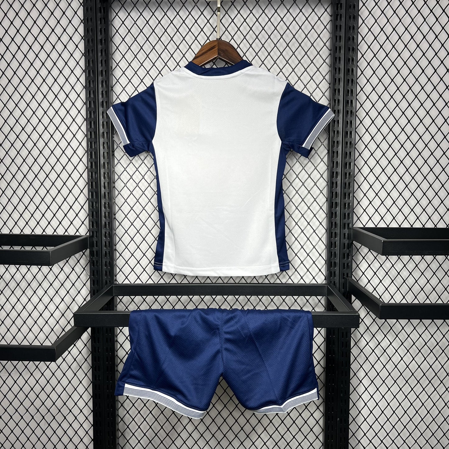 Kit Infantil Tottenham I 24/25 (Sob encomenda)