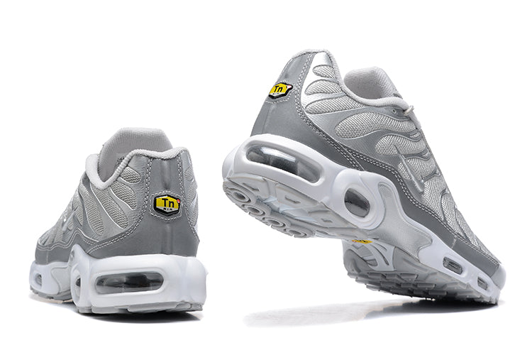 Tênis Nike Air Max Plus Metallic Silver (Sob encomenda)