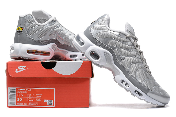 Tênis Nike Air Max Plus Metallic Silver (Sob encomenda)