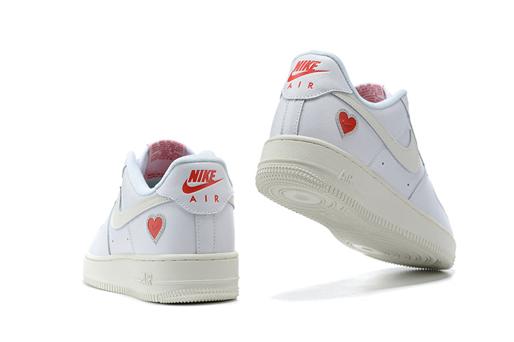 Tênis Nike Air Force 1 Low Valentine's Day (Sob encomenda)