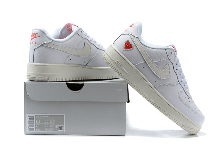 Tênis Nike Air Force 1 Low Valentine's Day (Sob encomenda)