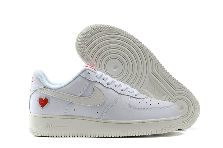 Tênis Nike Air Force 1 Low Valentine's Day (Sob encomenda)