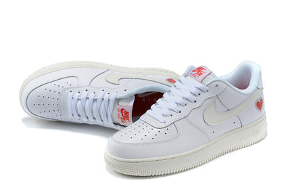 Tênis Nike Air Force 1 Low Valentine's Day (Sob encomenda)