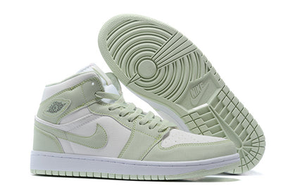 Tênis Jordan 1 Mid Spruce Aura (Sob encomenda)