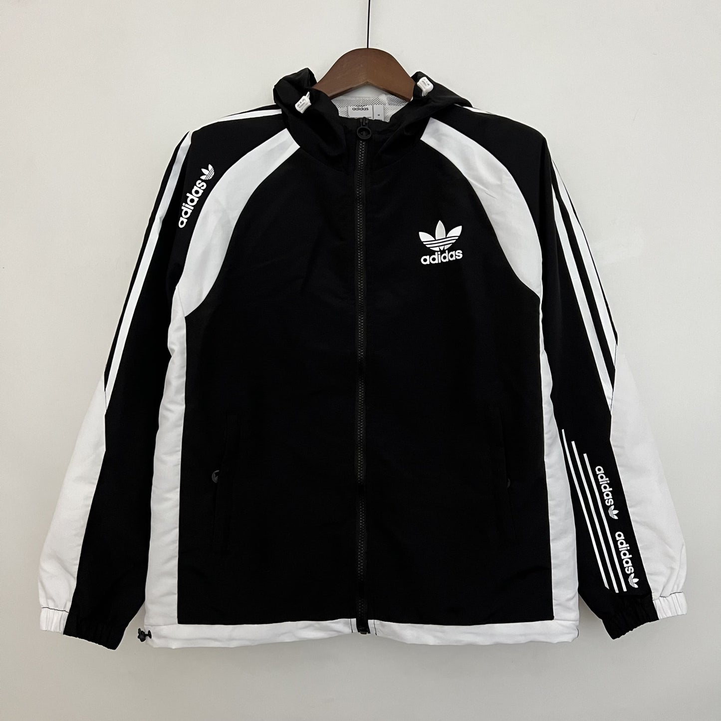 Corta Vento Adidas Black and White (Sob encomenda)