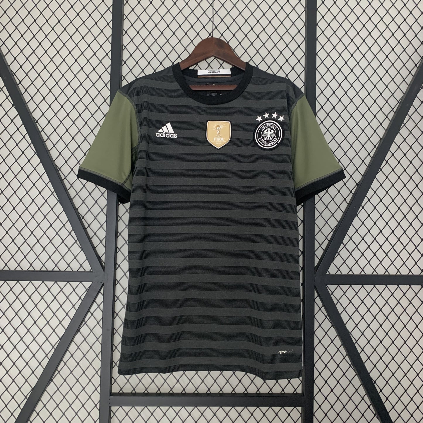 Camisa Alemanha II 2016 Retrô Masculina com Patch (Sob encomenda)