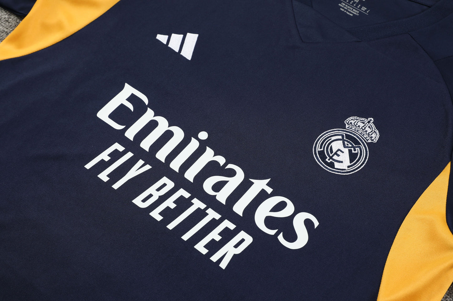 Conjunto de Treino Real Madrid 23/24 (Sob encomenda)