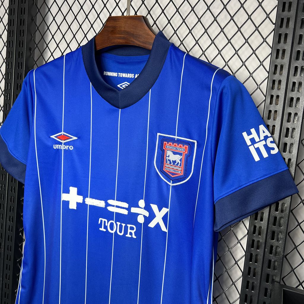 Camisa Ipswich I 24/25 Torcedor (Sob encomenda)