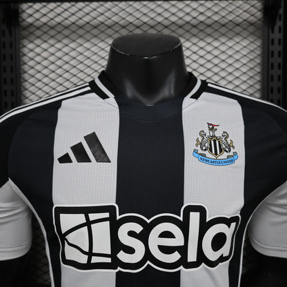 Camisa Newcastle I 24/25 Jogador (Sob encomenda)