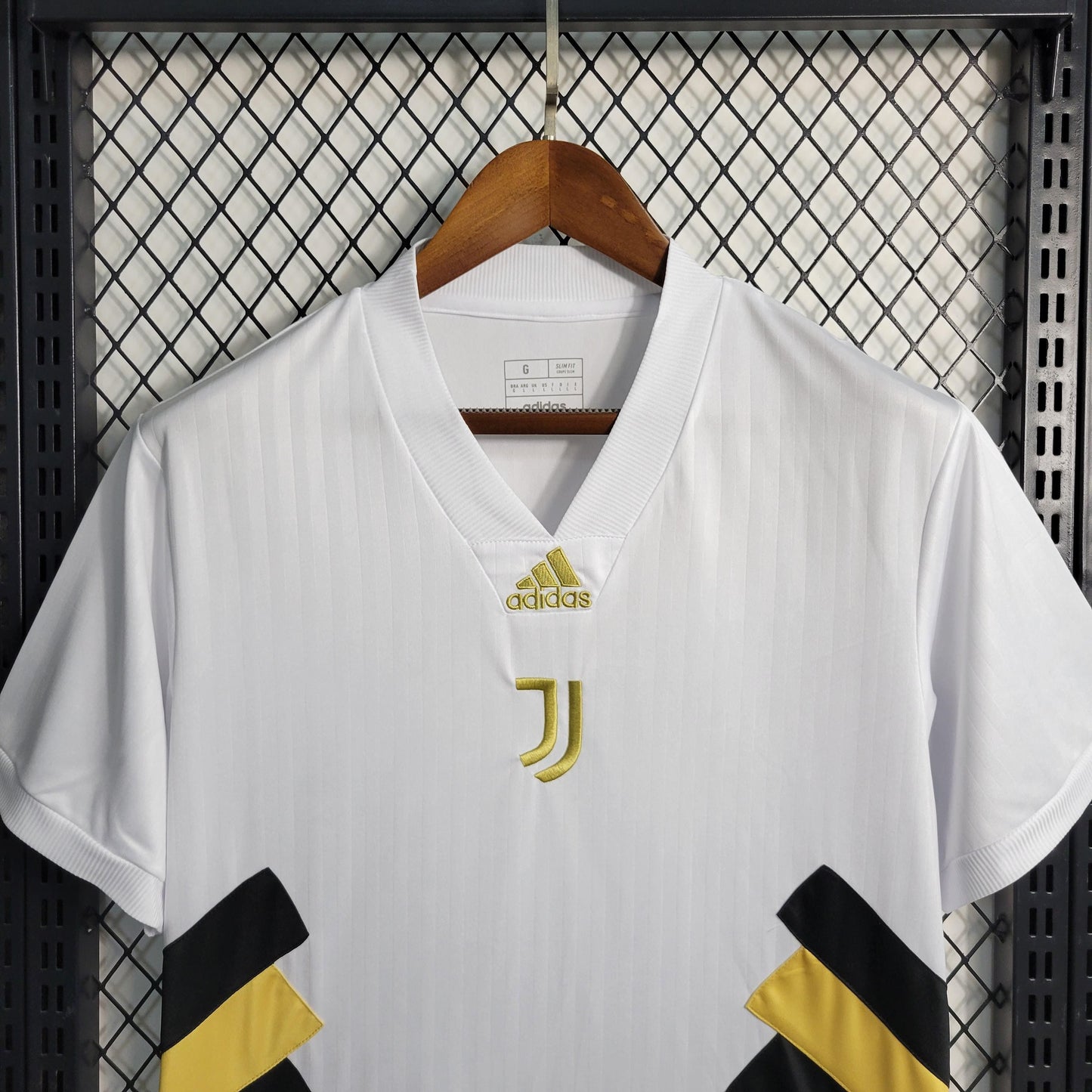 Camisa Juventus 'Icon Edition' 23/24 Torcedor (Sob encomenda)