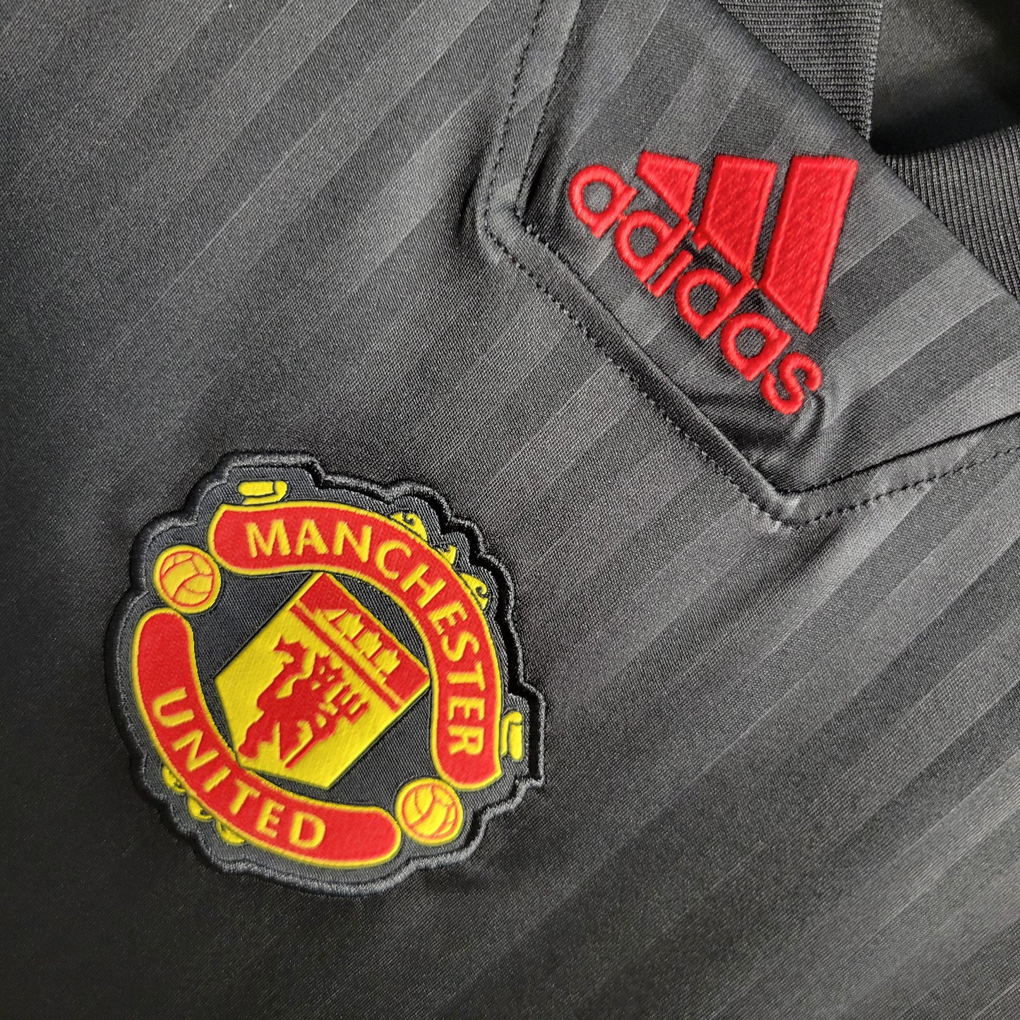 Camisa Manchester United 'Icon Edition' 23/24 Torcedor (Sob encomenda)