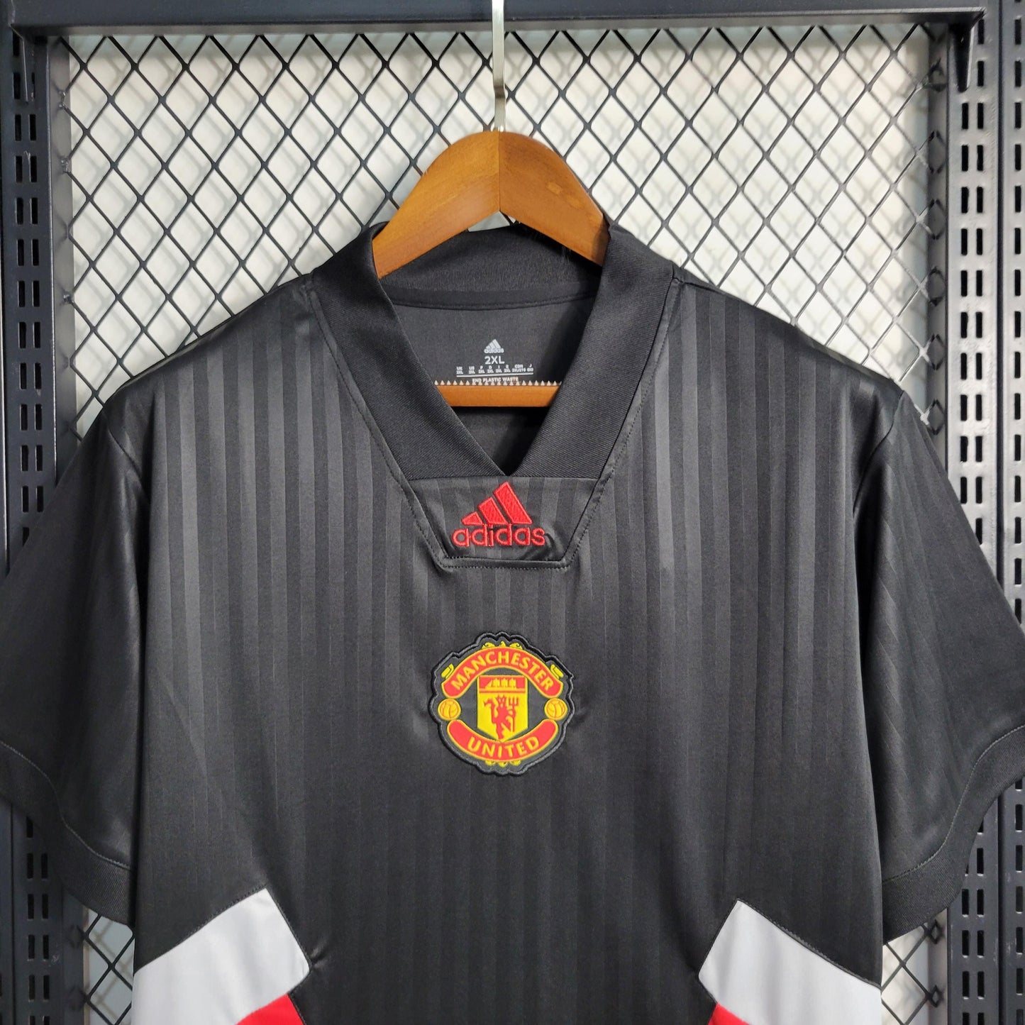 Camisa Manchester United 'Icon Edition' 23/24 Torcedor (Sob encomenda)