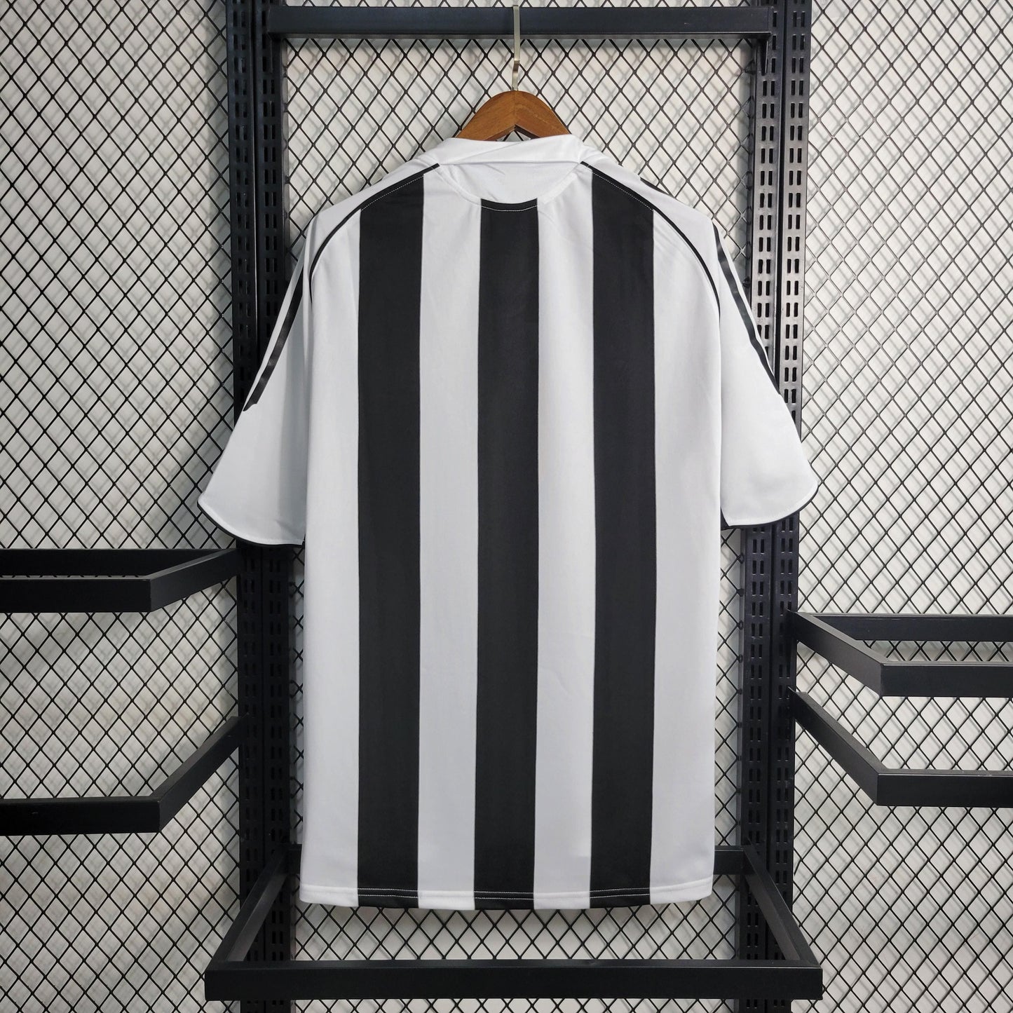 Camisa Newcastle I 04/06 Retrô (Sob encomenda)