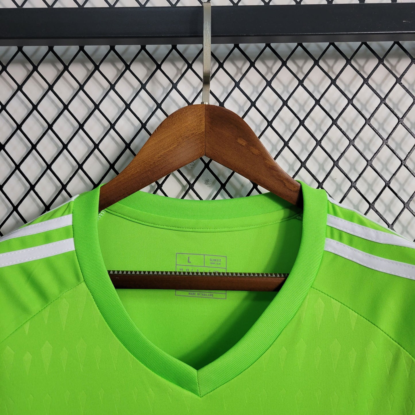 Camisa Real Madrid Goleiro 23/24 Torcedor (Sob encomenda)