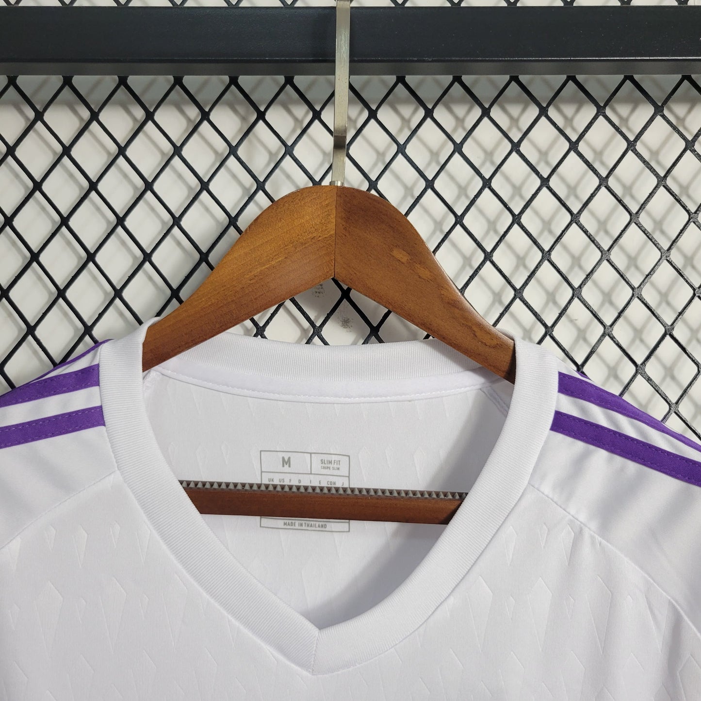 Camisa Real Madrid Goleiro 23/24 Torcedor (Sob encomenda)