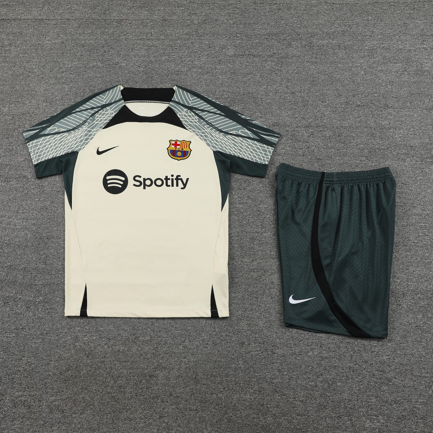 Conjunto de Treino Barcelona 23/24 (Sob encomenda)