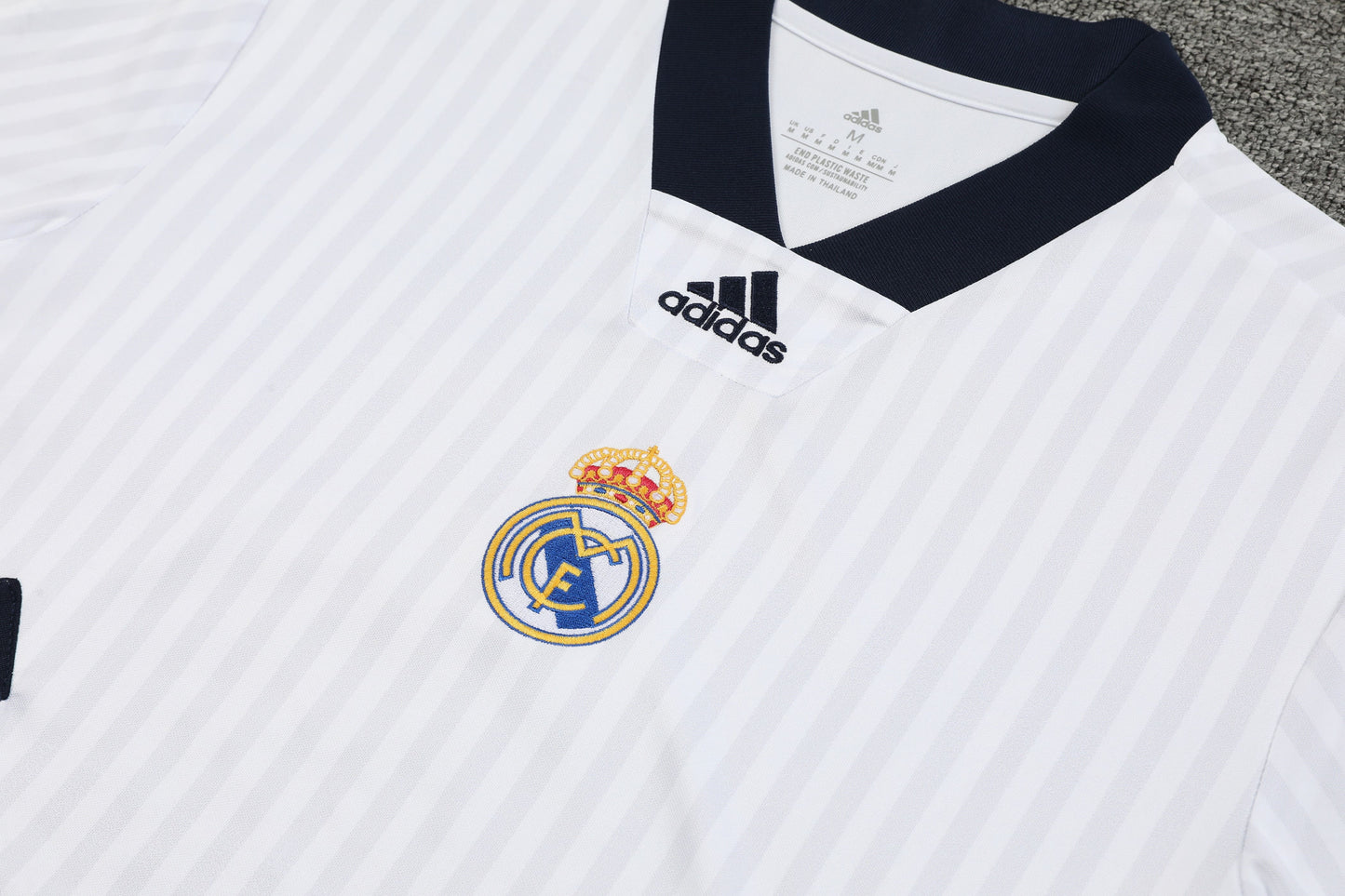 Conjunto de Treino Real Madrid 23/24 (Sob encomenda)