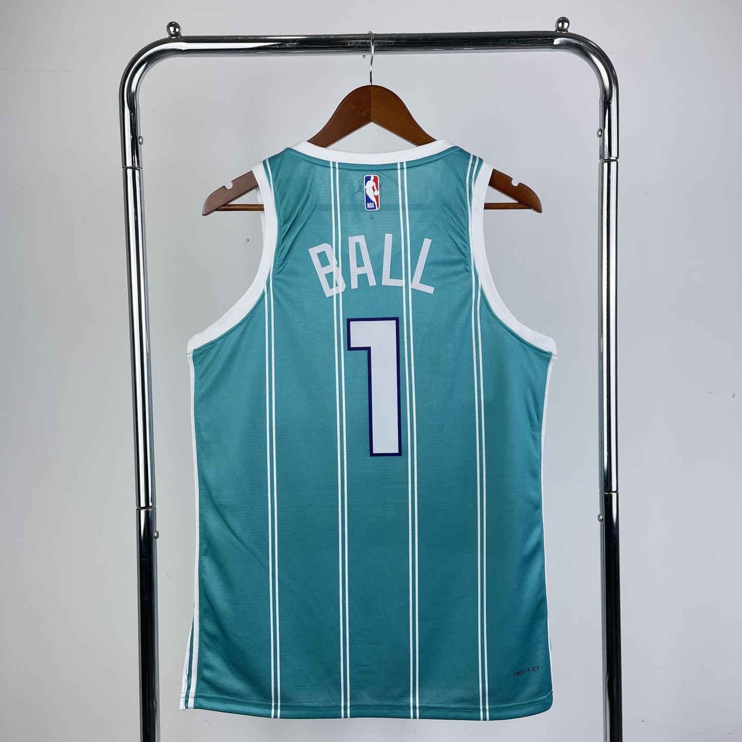 Regata Charlotte Hornets NBA 2023 Icon Edition Swingman Masculina (Sob encomenda)