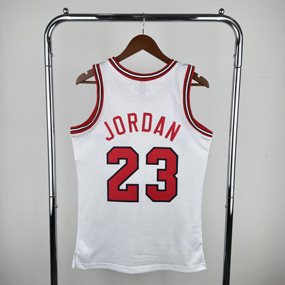 Regata Chicago Bulls NBA 1984 Mitchell And Ness Hardwood Classics Masculina (Sob encomenda)