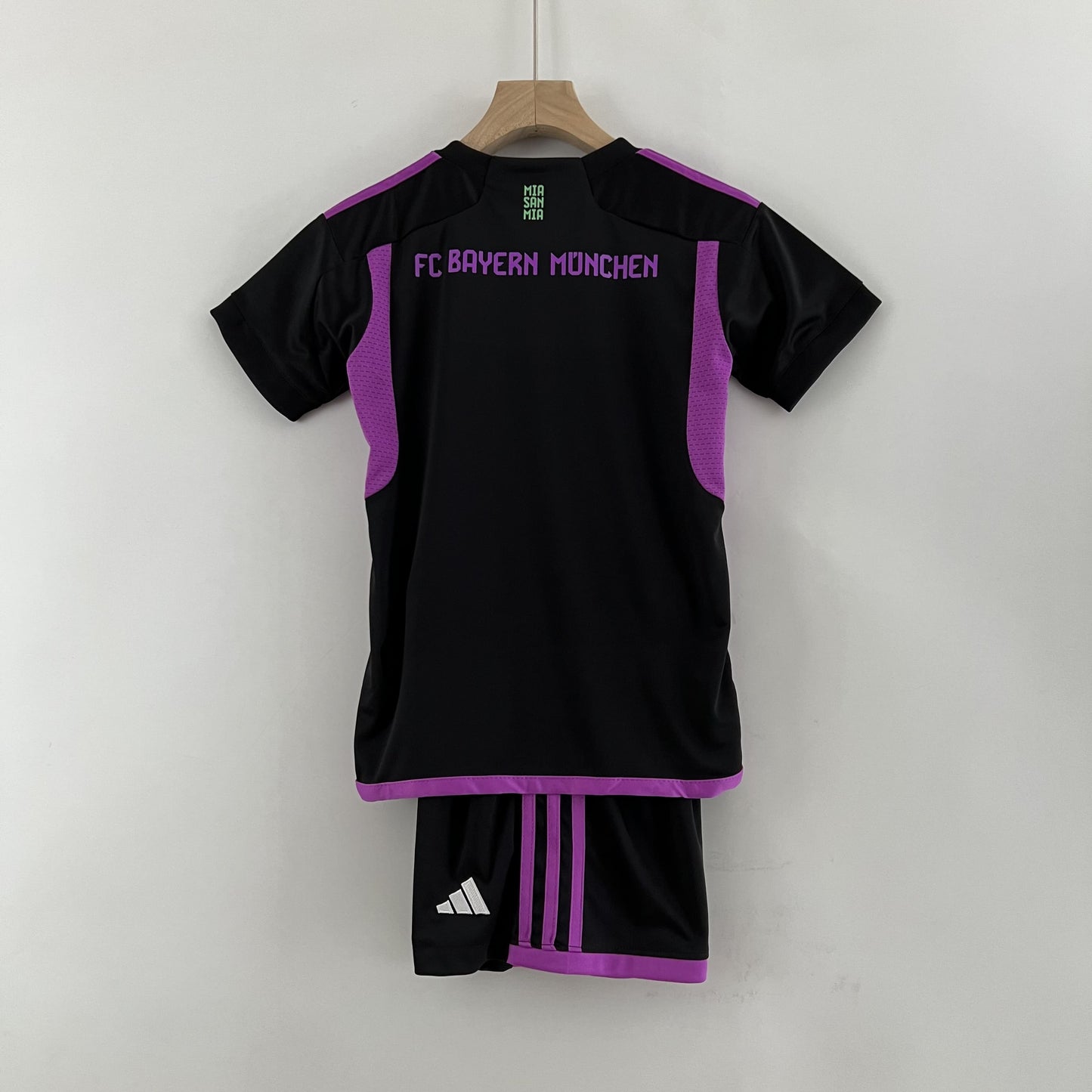 Kit Infantil Bayern de Munique II 23/24 (Sob encomenda)