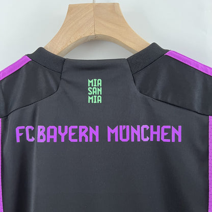 Kit Infantil Bayern de Munique II 23/24 (Sob encomenda)