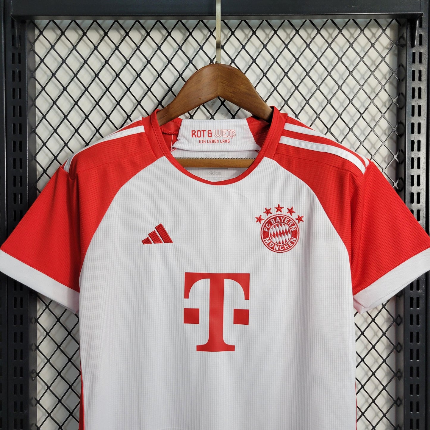 Kit Infantil Bayern de Munique I 23/24 (Sob encomenda)