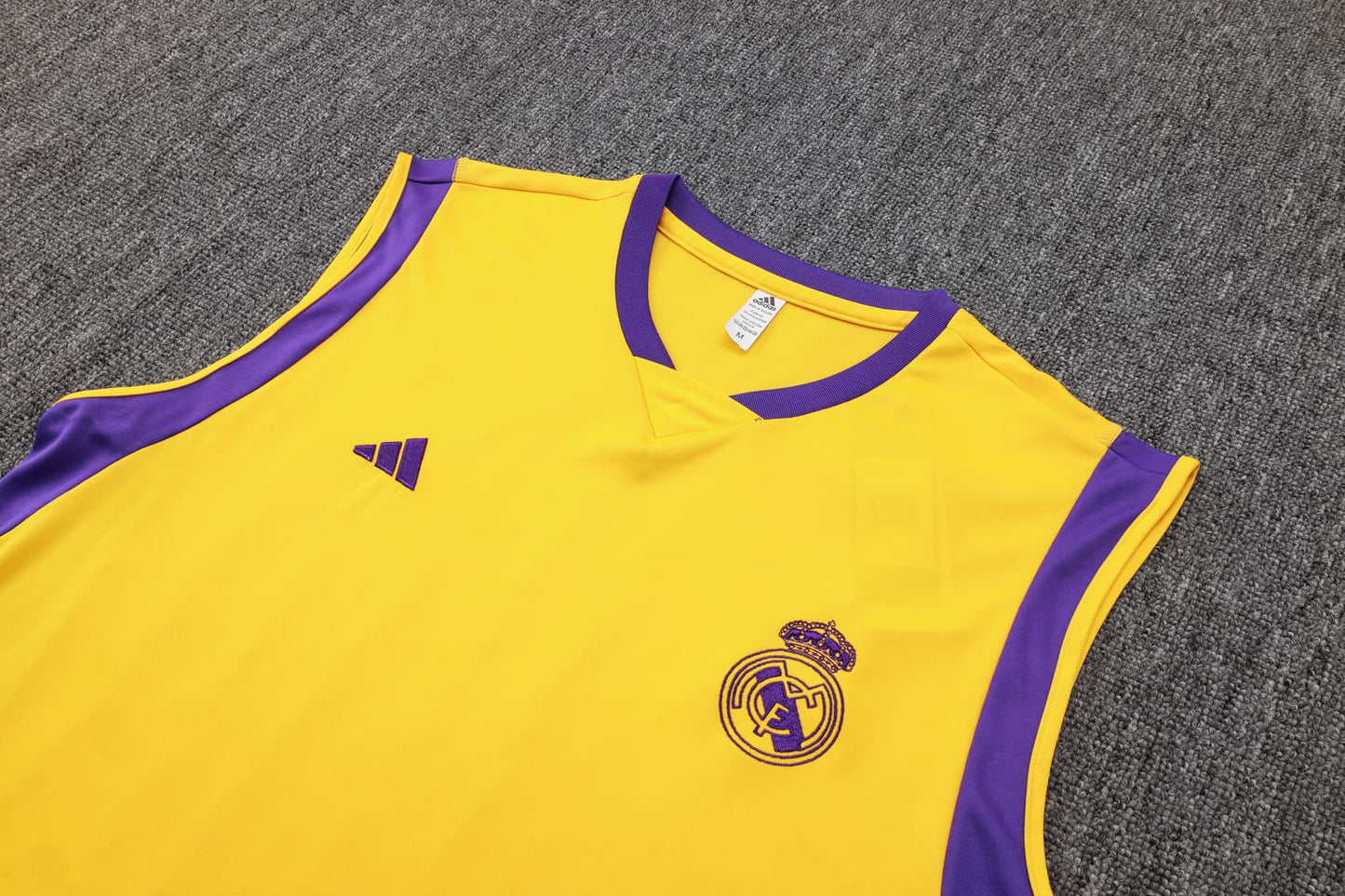 Conjunto de Treino Real Madrid 23/24 (Sob encomenda)