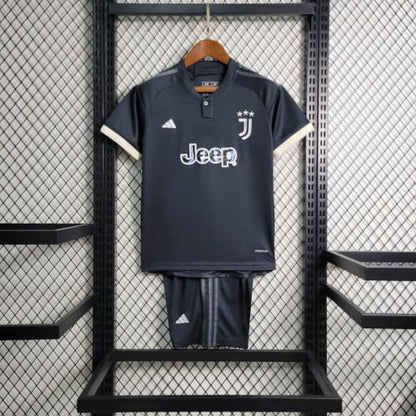 Kit Infantil Juventus III 23/24 (Sob encomenda)