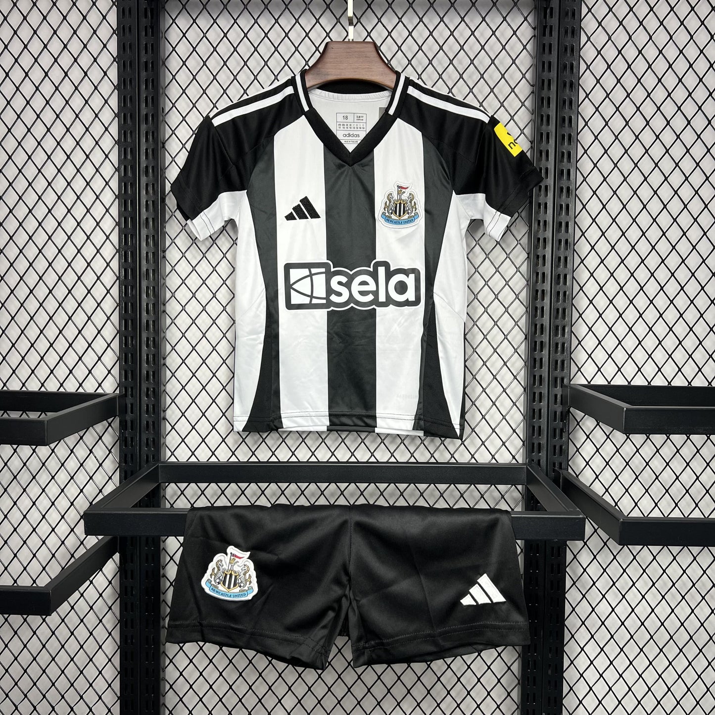 Kit Infantil Newcastle I 24/25 (Sob encomenda)