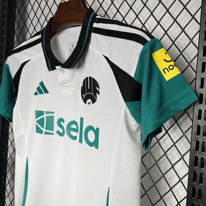 Kit Infantil Newcastle III 24/25 (Sob encomenda)