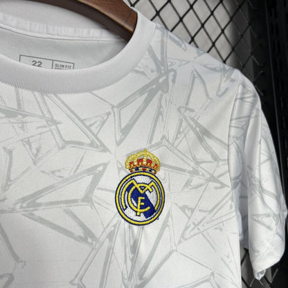 Kit Infantil Real Madrid Pré-Jogo 24/25 (Sob encomenda)