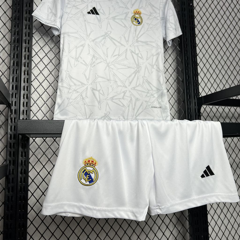 Kit Infantil Real Madrid Pré-Jogo 24/25 (Sob encomenda)