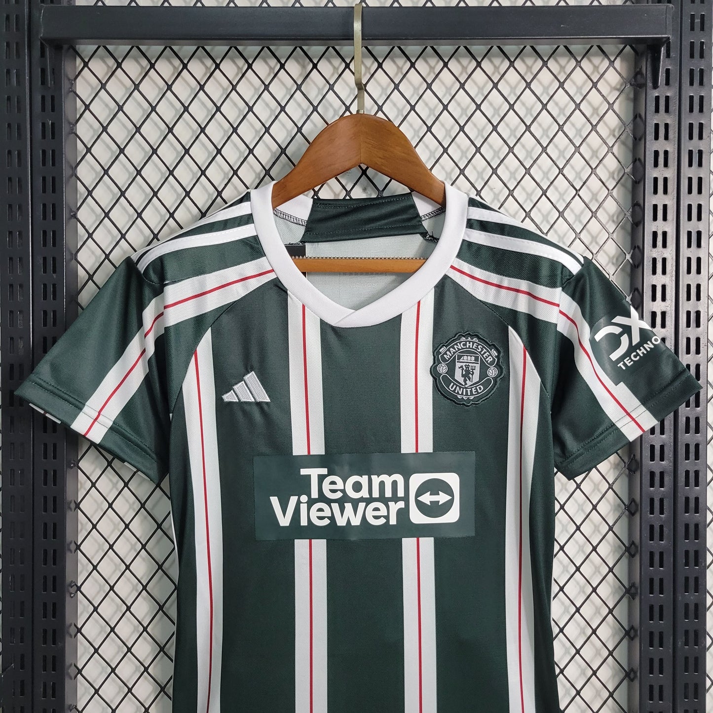 Kit Infantil Manchester United II 23/24 (Sob encomenda)