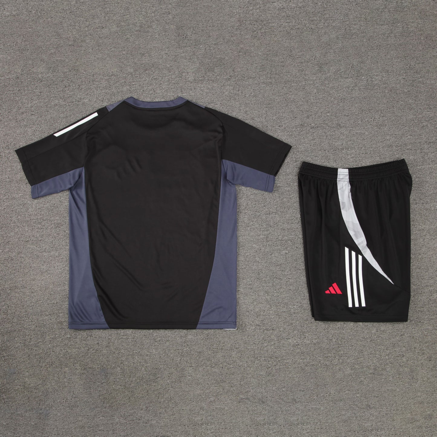 Conjunto de Treino Manchester United 24/25 (Sob encomenda)