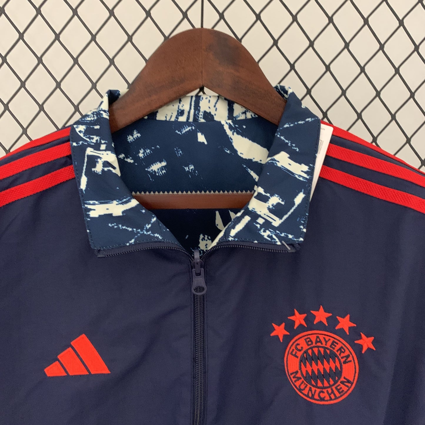 Jaqueta Corta Vento Bayern de Munique 2024 Dupla Face Masculina (Sob encomenda)