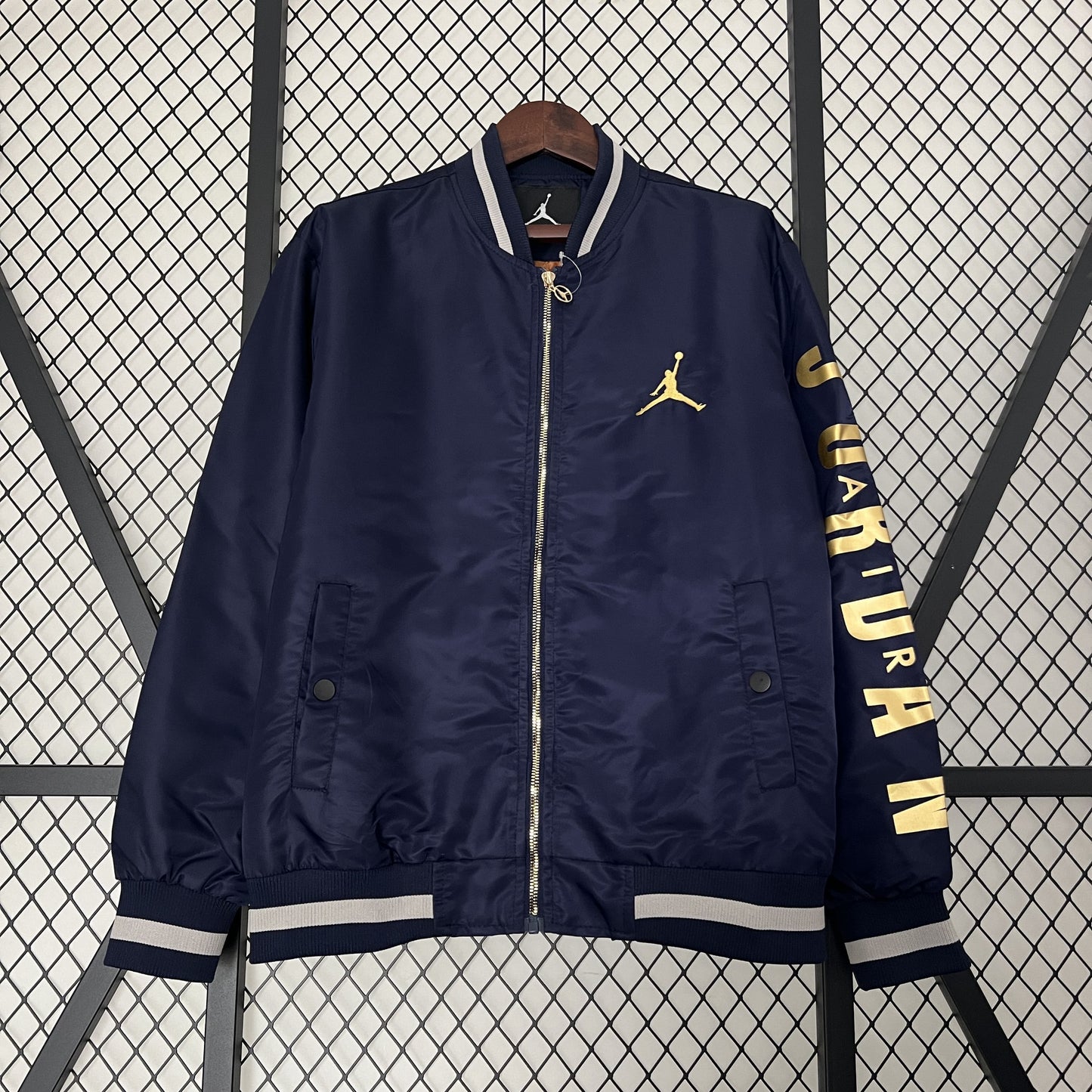 Corta Vento Jordan Dark Blue and Gold (Sob encomenda)