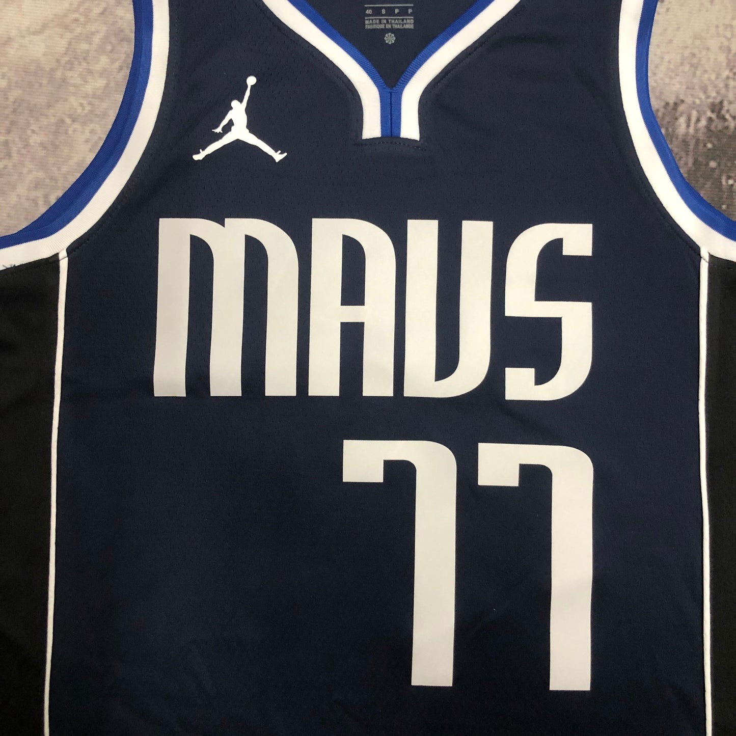 Regata Dallas Mavericks NBA 2023 Statement Edition Swingman Masculina (Sob encomenda)