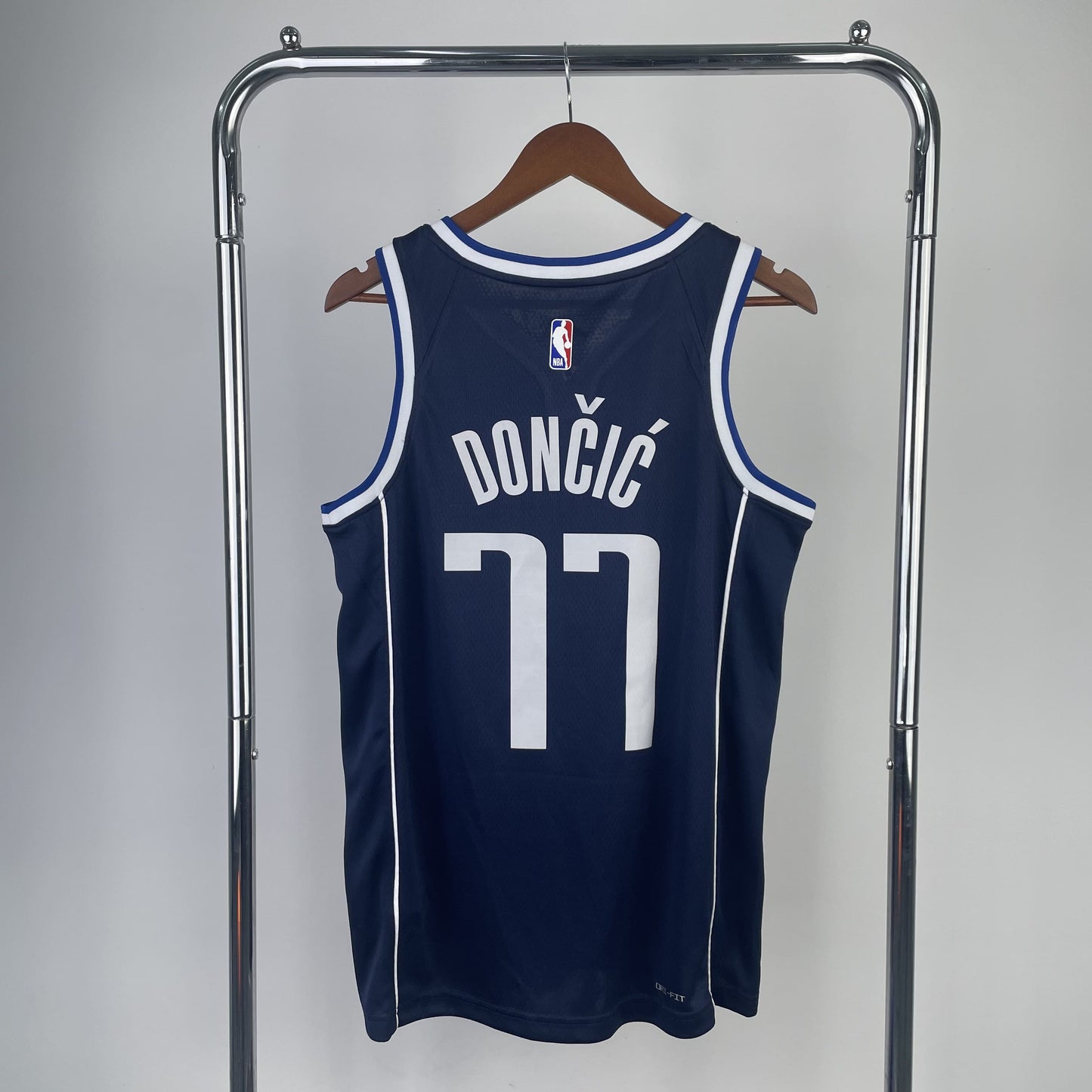 Regata Dallas Mavericks NBA 2023 Statement Edition Swingman Masculina (Sob encomenda)