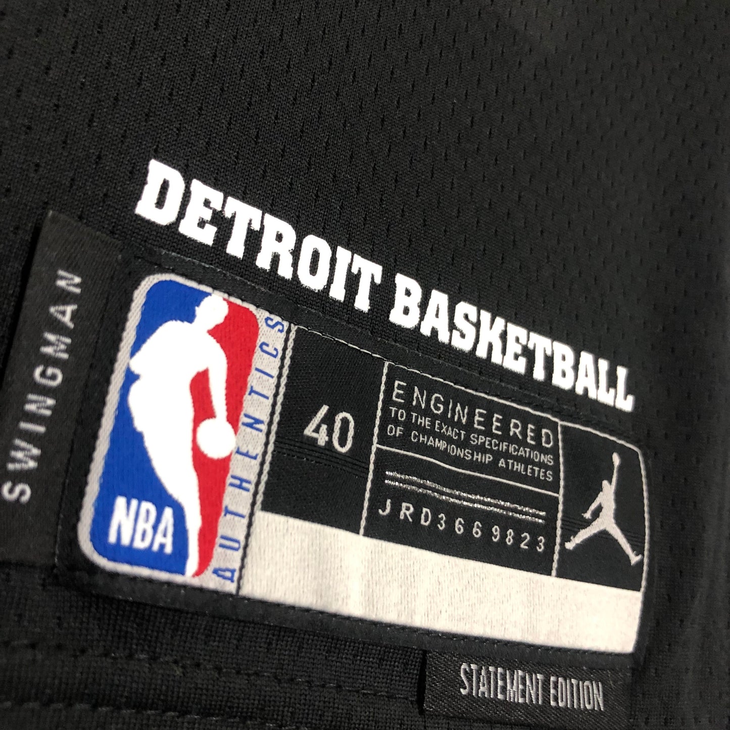 Regata Detroit Pistons NBA 2023 Statement Edition Swingman Masculina (Sob encomenda)