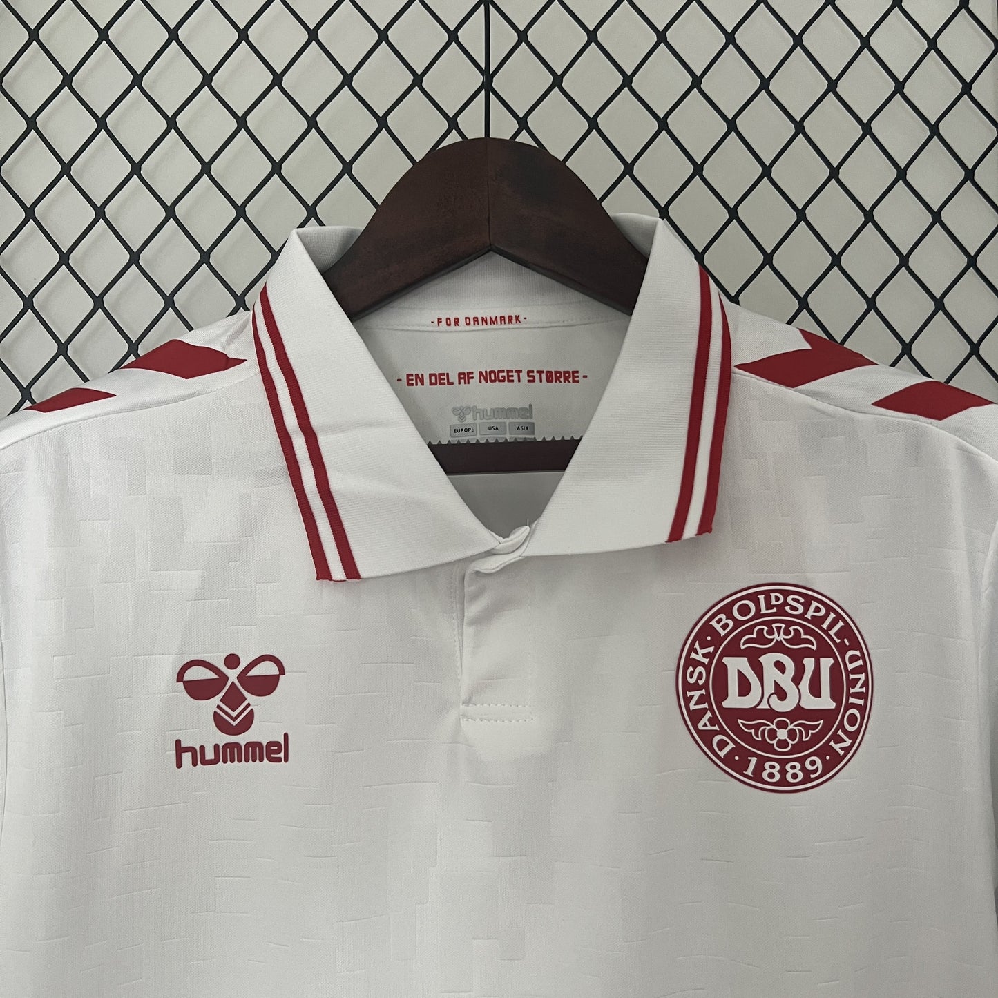 Camisa Dinamarca II 2024 Torcedor (Sob encomenda)