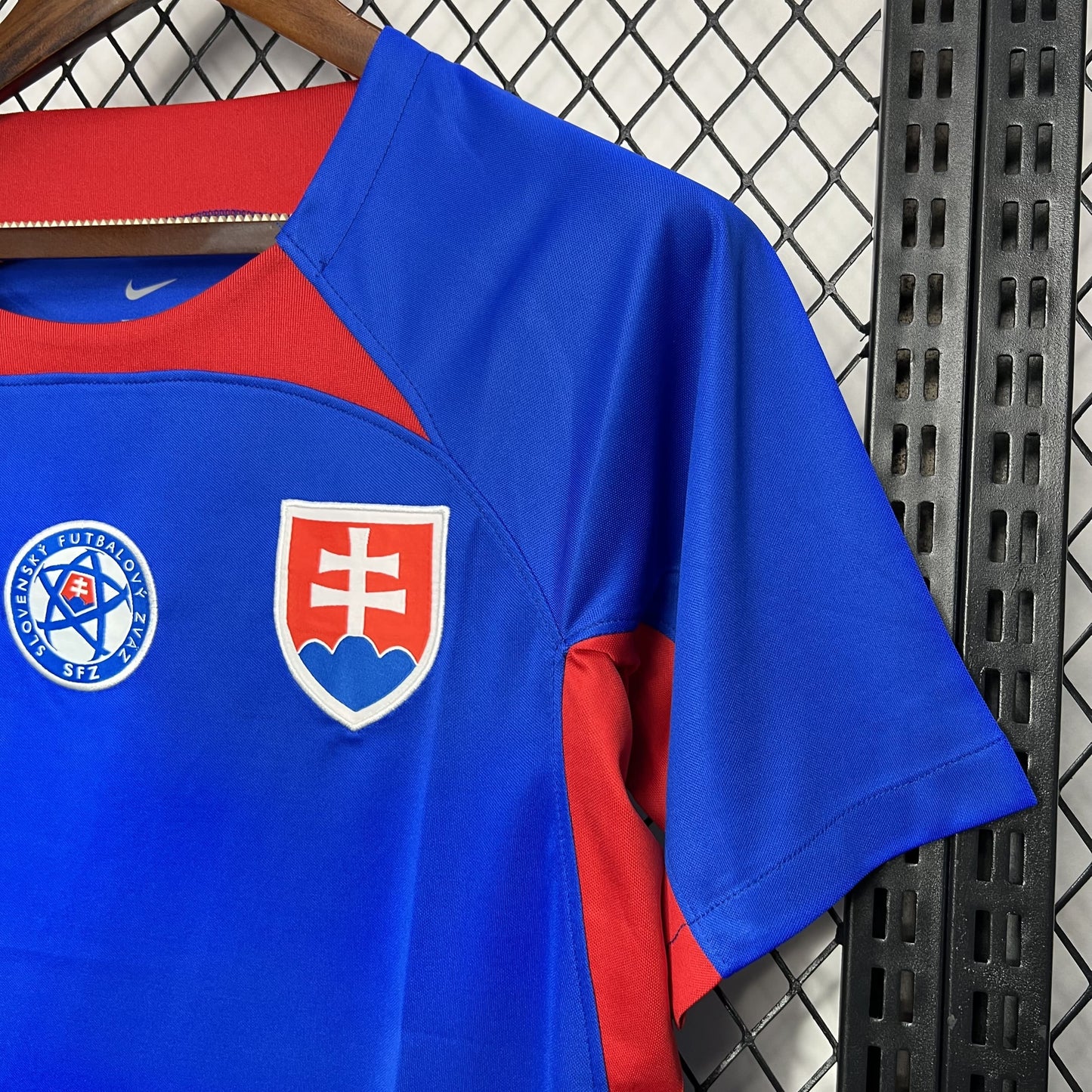 Camisa Eslováquia I 2024 Torcedor (Sob encomenda)