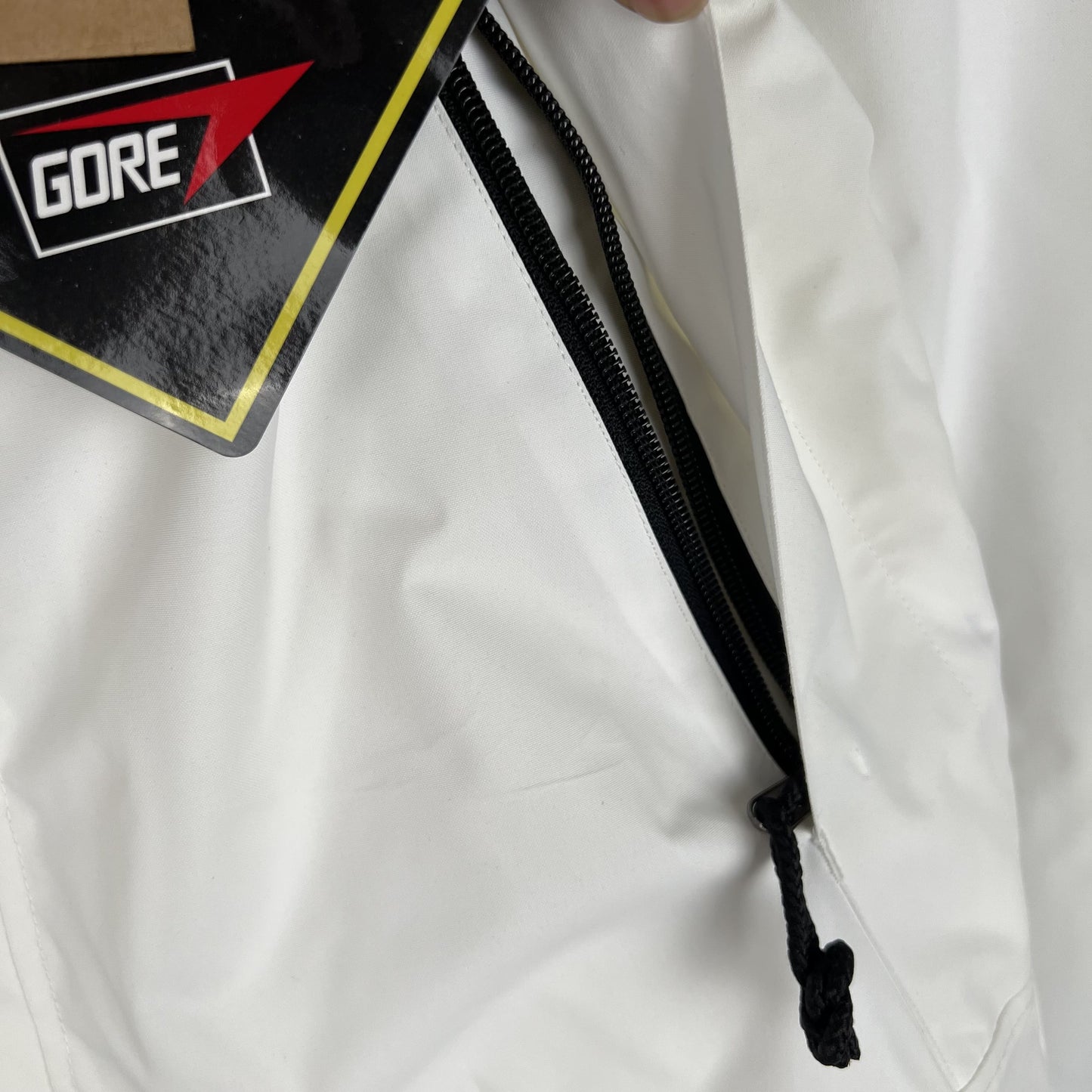 Corta Vento The North Face GORE-TEX White and Black (Sob encomenda)