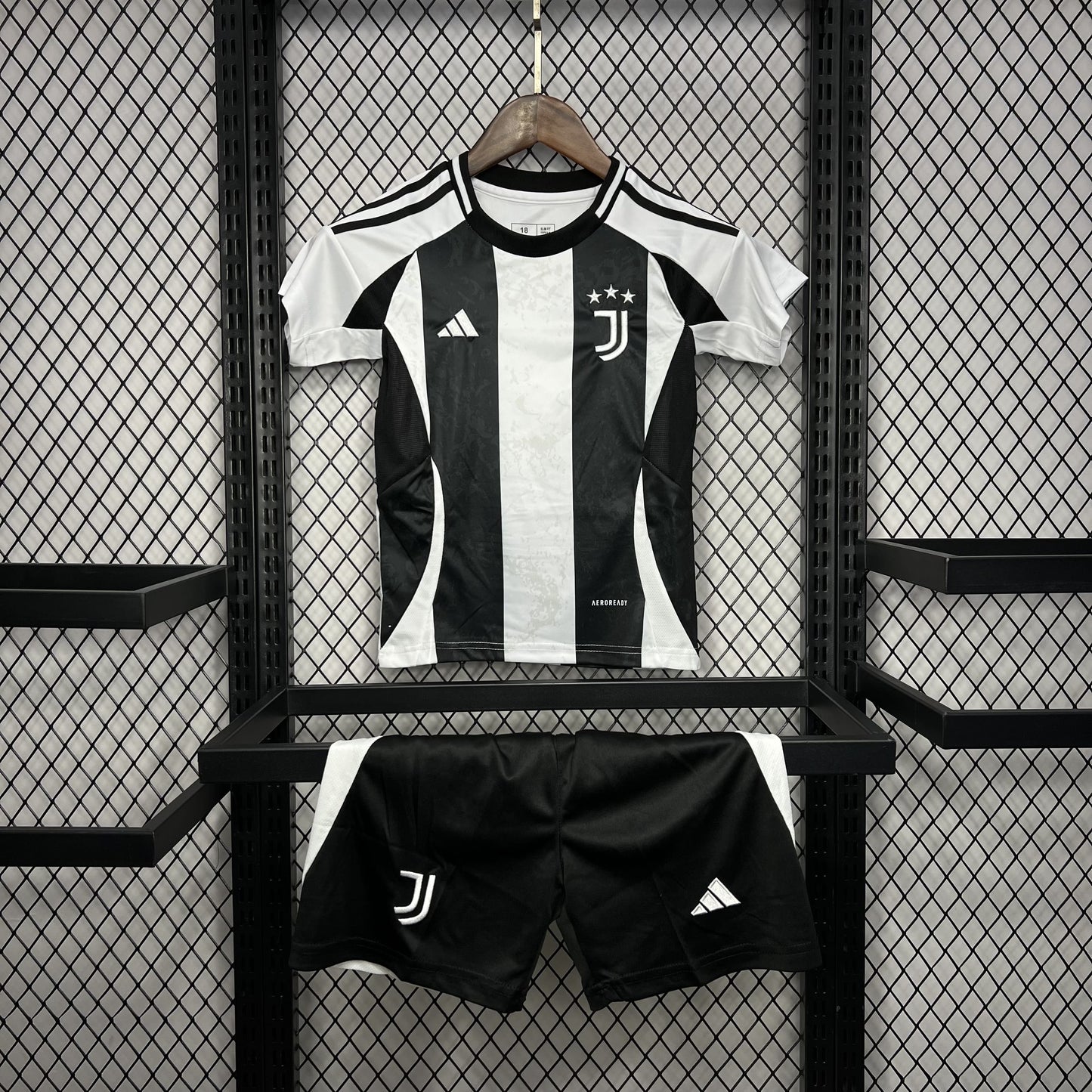 Kit Infantil Juventus I 24/25 (Sob encomenda)