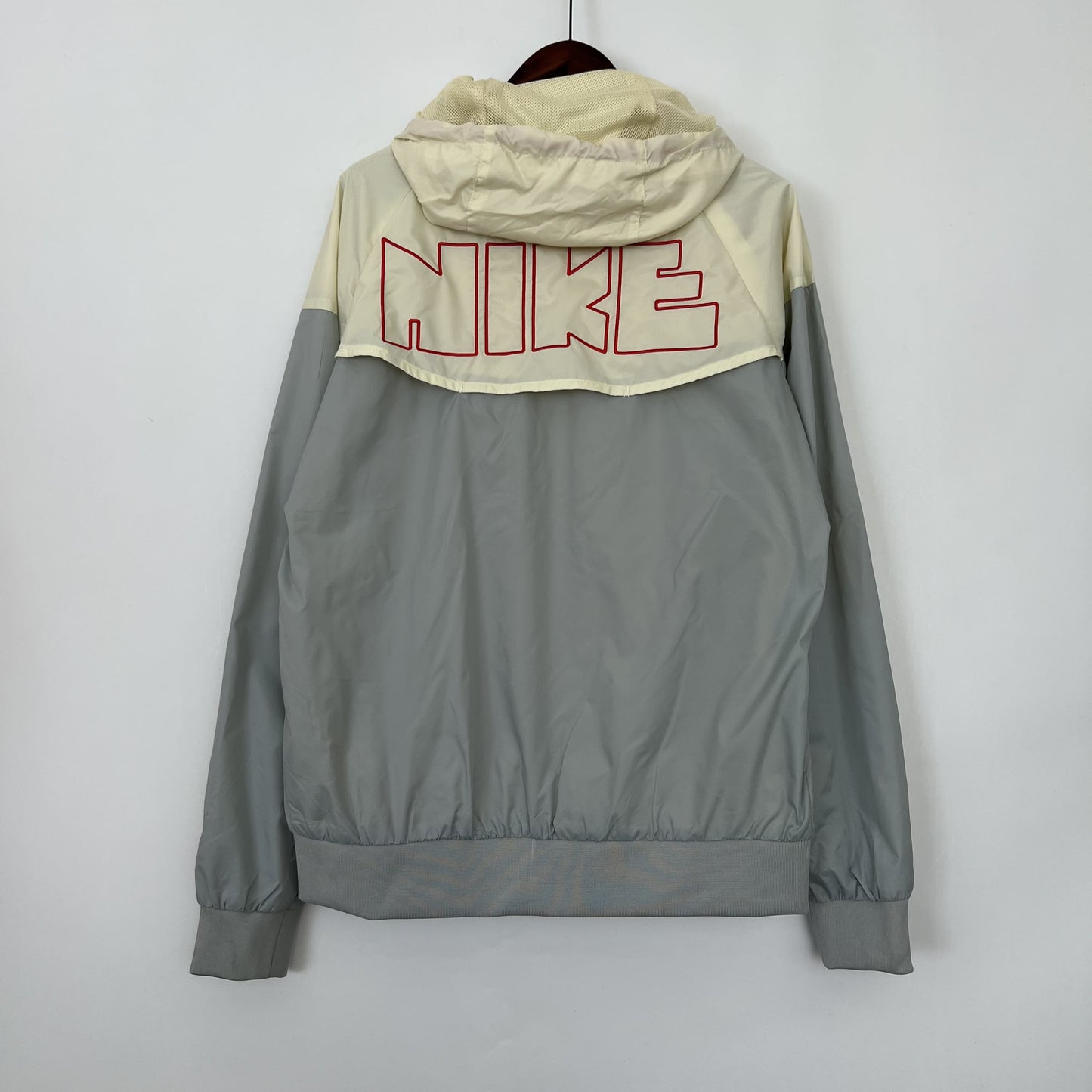 Corta Vento Nike Beige and Gray (Sob encomenda)