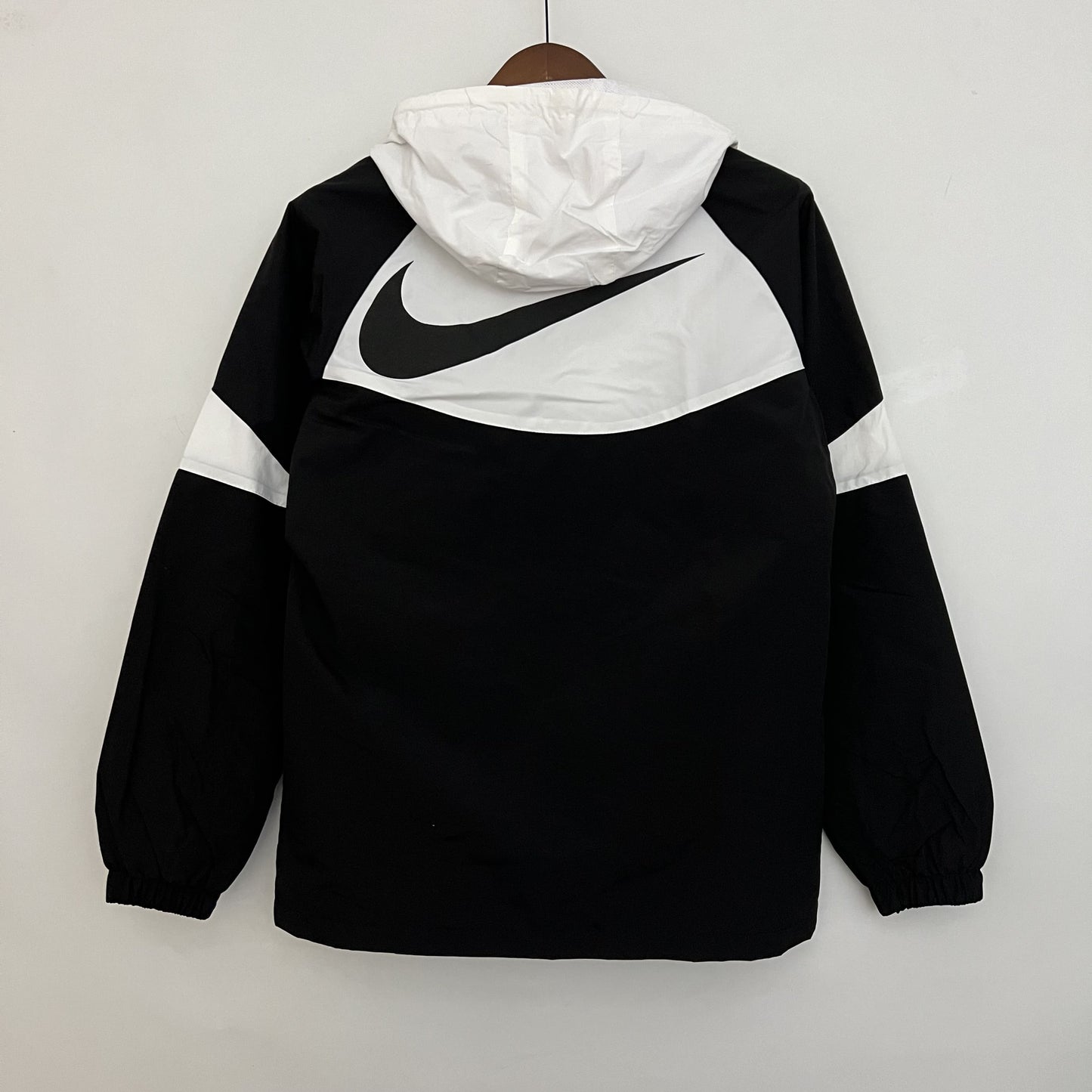 Corta Vento Nike Black and White (Sob encomenda)