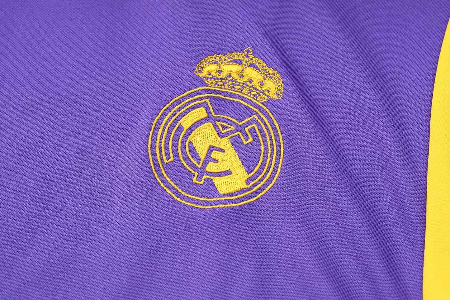 Conjunto de Treino Real Madrid 23/24 (Sob encomenda)