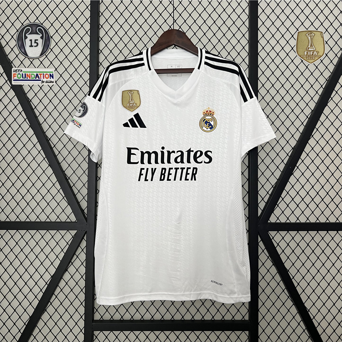 Camisa Real Madrid I 24/25 Torcedor com Patchs (Sob encomenda)