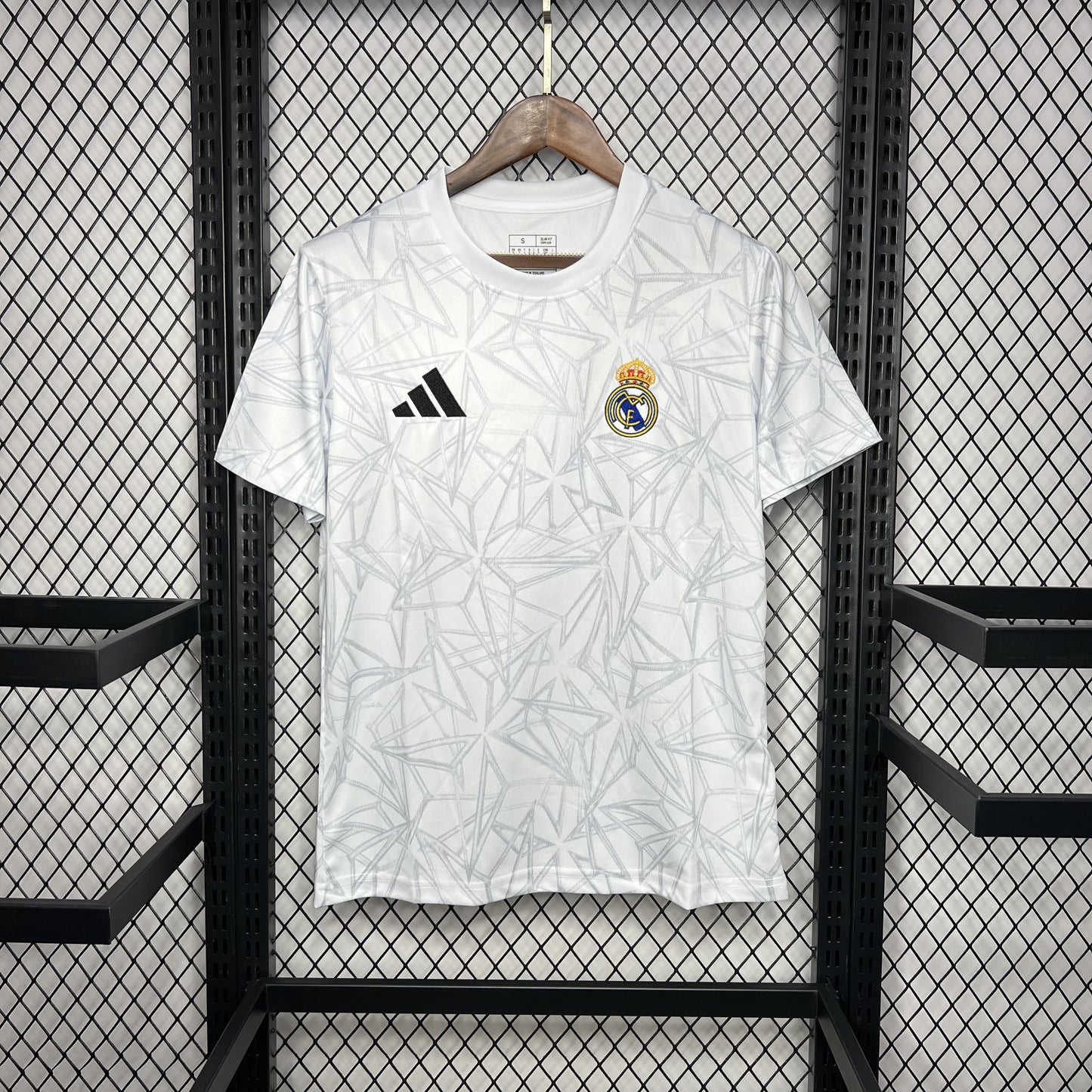 Camisa Real Madrid Pré-Jogo 24/25 Torcedor (Sob encomenda)