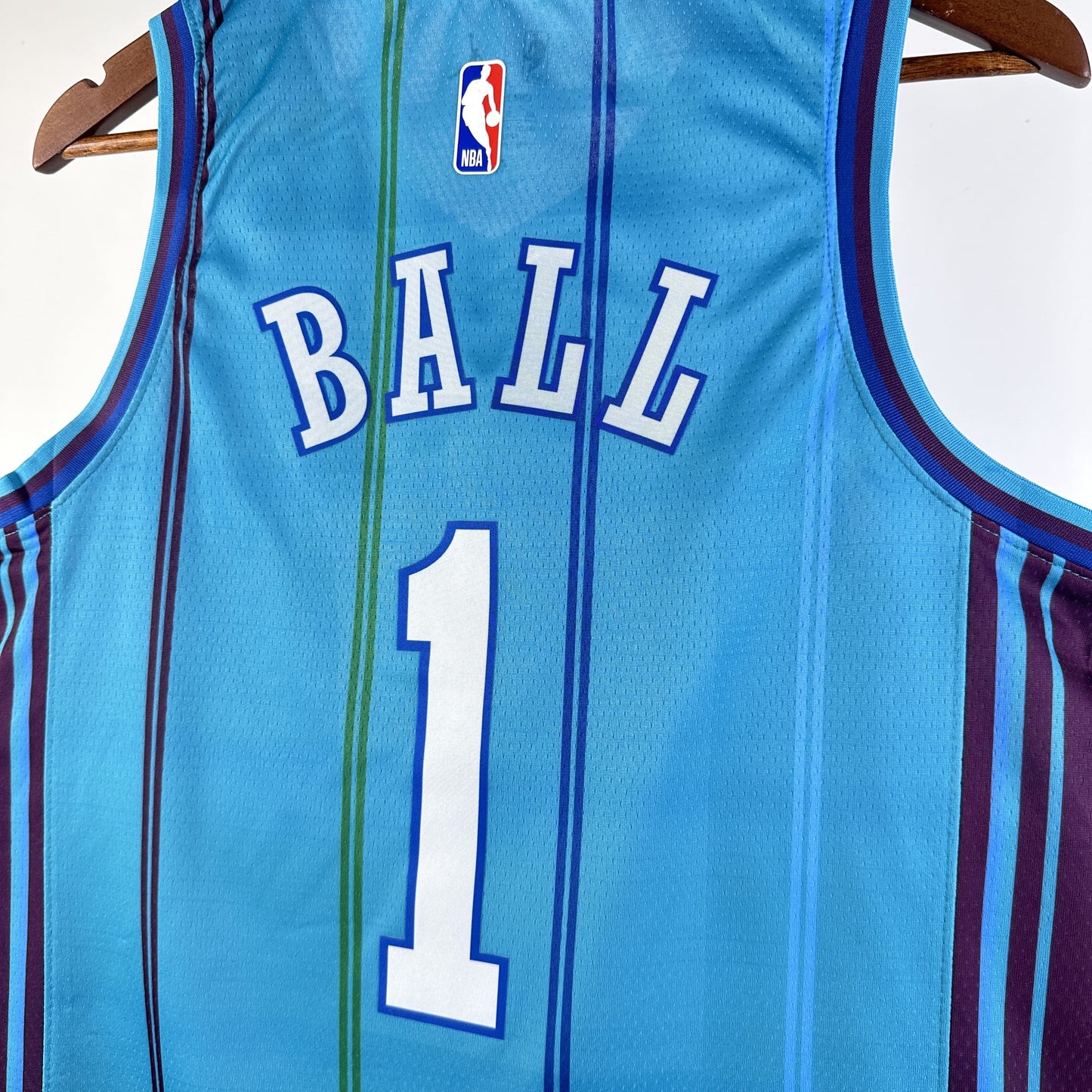 Regata Charlotte Hornets NBA 2024 Classic Edition Swingman Masculina (Sob encomenda)