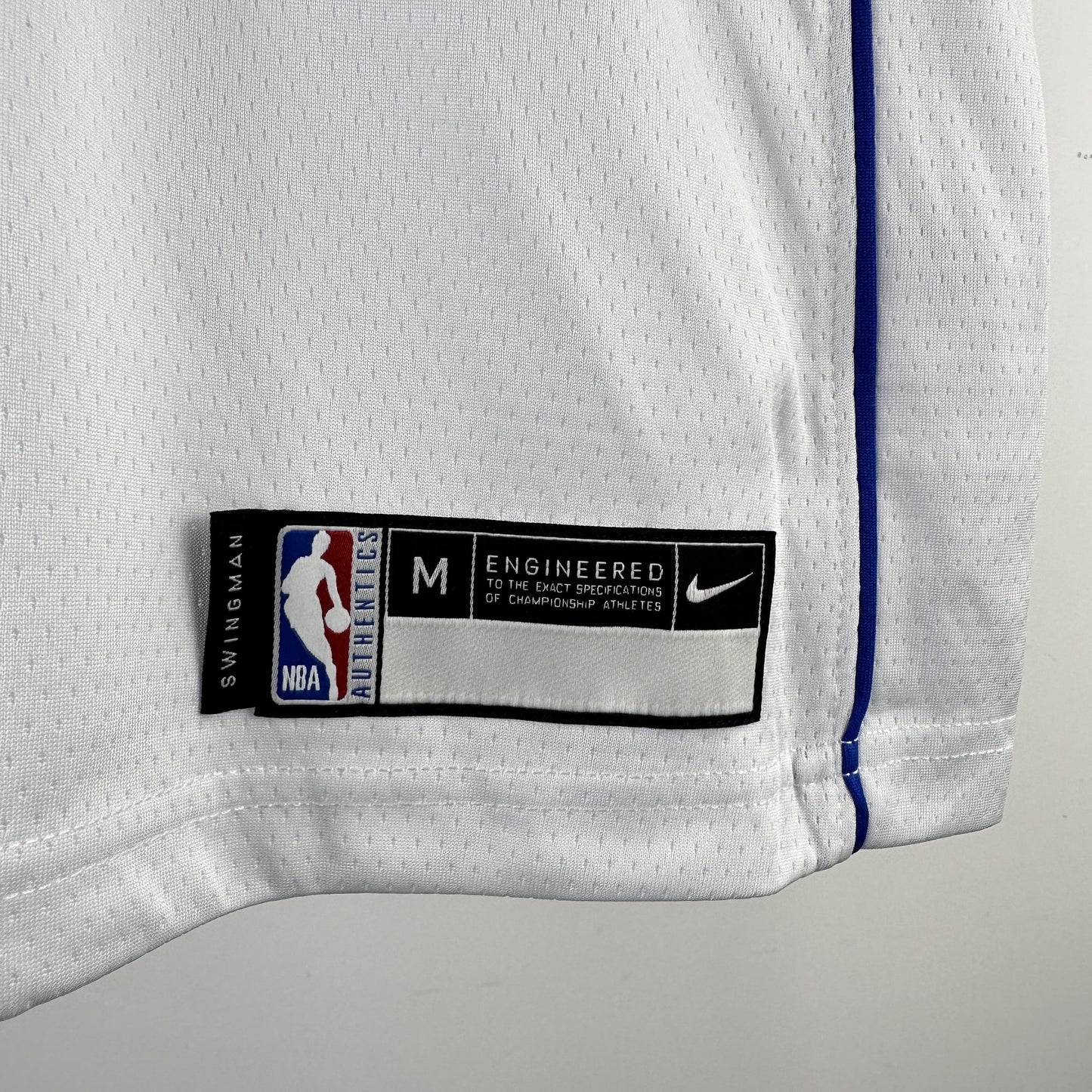 Regata Dallas Mavericks NBA 2023 Association Edition Swingman Masculina (Sob encomenda)